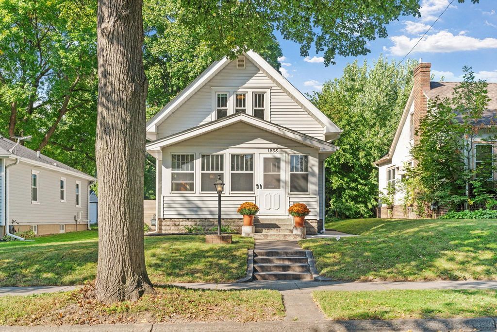 1938 Mckinley Street NE, Minneapolis, MN 55418