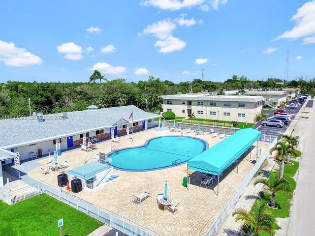 1301 N 12 3B, Hollywood, FL 33019