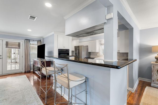 6225 Locke Lane, Houston, TX 77057