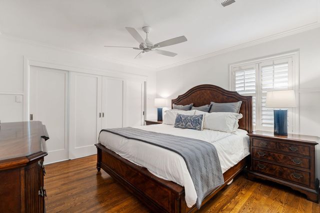 6225 Locke Lane, Houston, TX 77057