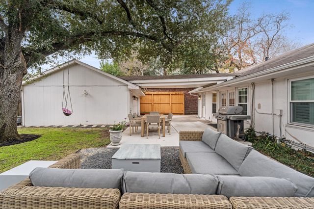 6225 Locke Lane, Houston, TX 77057