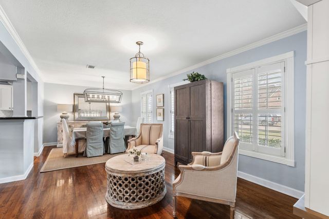 6225 Locke Lane, Houston, TX 77057