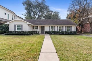 6225 Locke Lane, Houston, TX 77057