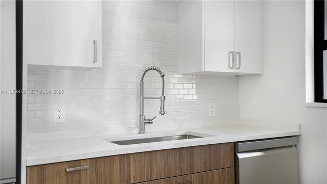 1119 W Las Olas Blvd 1, Fort Lauderdale, FL 33312