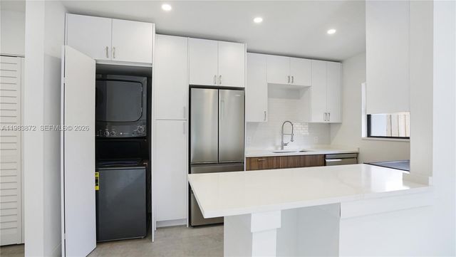 1119 W Las Olas Blvd 1, Fort Lauderdale, FL 33312