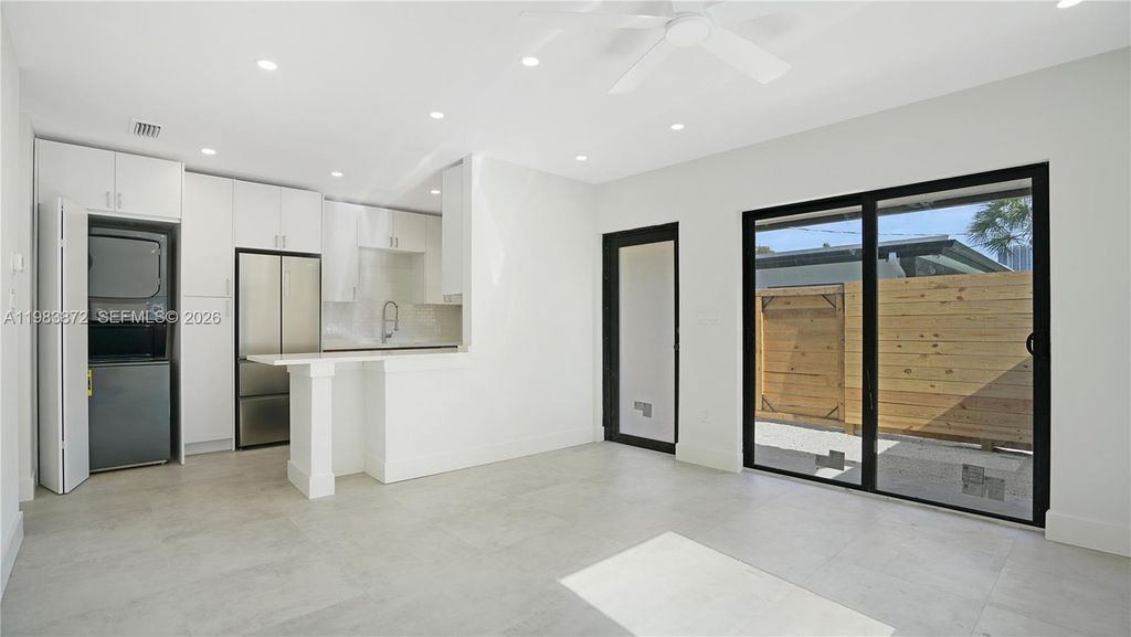 1119 W Las Olas Blvd 1, Fort Lauderdale, FL 33312