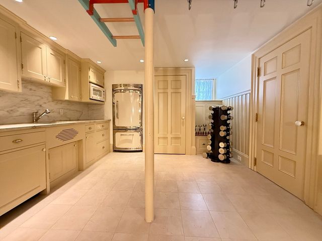 79 Pinckney, Boston, MA 02114