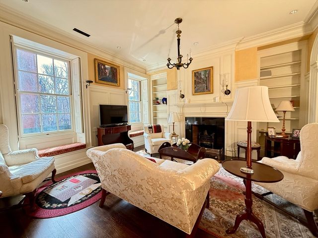 79 Pinckney, Boston, MA 02114