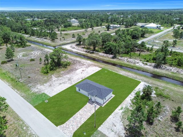 1042 Darlington Street, Lehigh Acres, FL 33974