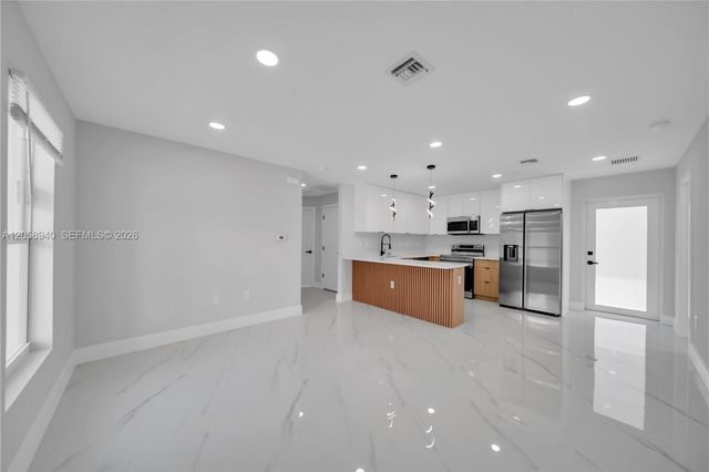 1042 Darlington Street, Lehigh Acres, FL 33974