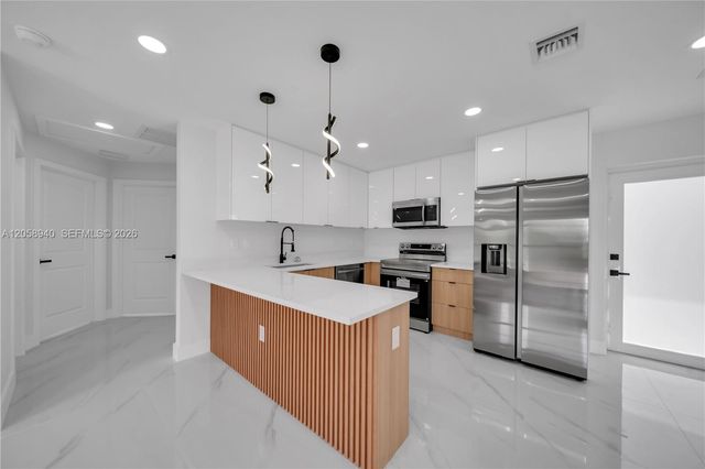 1042 Darlington Street, Lehigh Acres, FL 33974