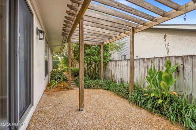 8237 SHADE TREE Court, Jacksonville, FL 32256
