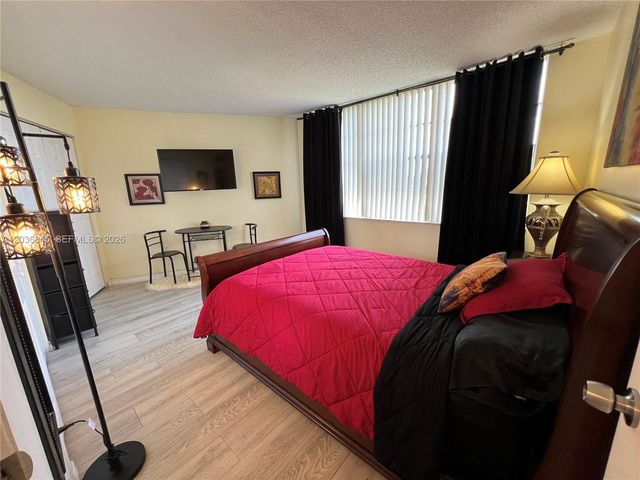 1400 Saint Charles Pl 701, Pembroke Pines, FL 33026