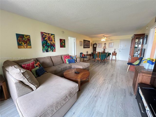 1400 Saint Charles Pl 701, Pembroke Pines, FL 33026