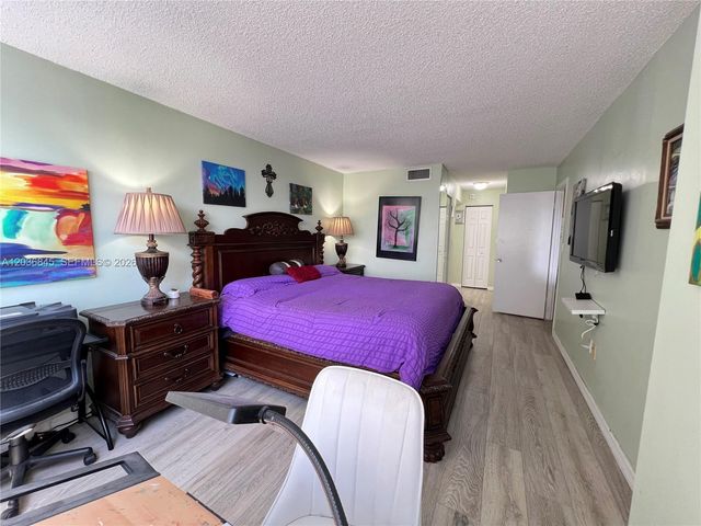 1400 Saint Charles Pl 701, Pembroke Pines, FL 33026