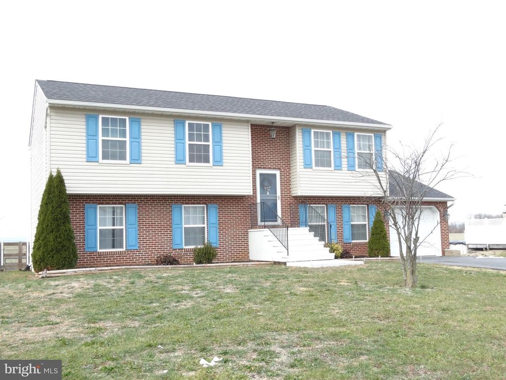 15423 CAMDEN DRIVE N, Greencastle, PA 17225