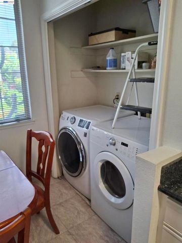 1476 Adeline St, Oakland, CA 94607