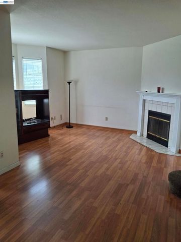 1476 Adeline St, Oakland, CA 94607