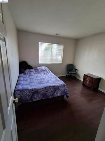 1476 Adeline St, Oakland, CA 94607