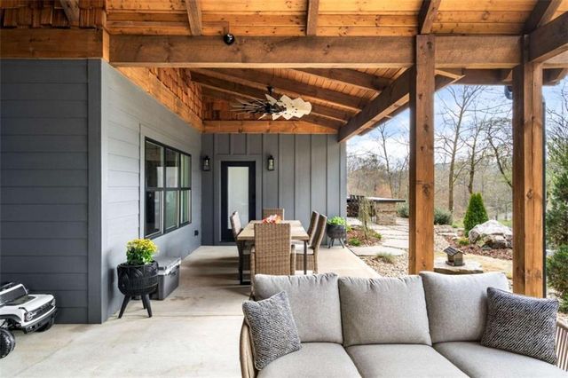1420 Henry Evans Road, Ellijay, GA 30540