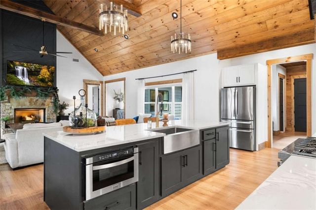 1420 Henry Evans Road, Ellijay, GA 30540