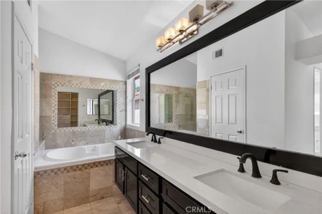 829 Calle La Primavera, Glendale, CA 91208