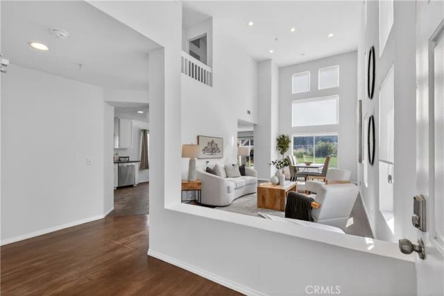 829 Calle La Primavera, Glendale, CA 91208