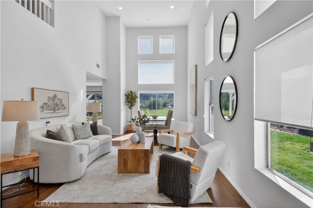 829 Calle La Primavera, Glendale, CA 91208