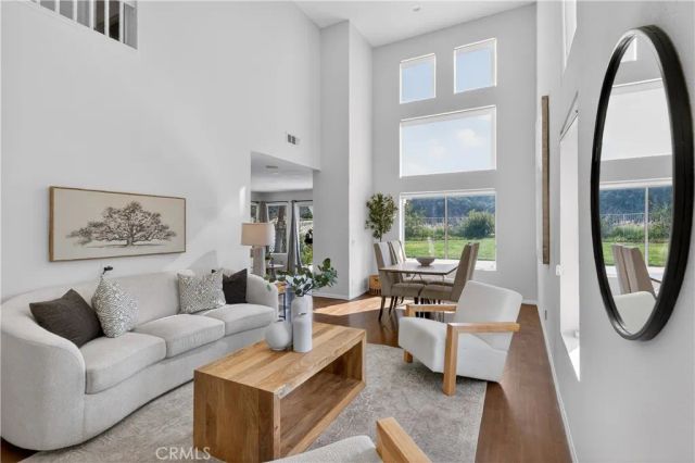 829 Calle La Primavera, Glendale, CA 91208