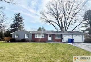 5 Holmes Road, Cranbury, NJ 08512