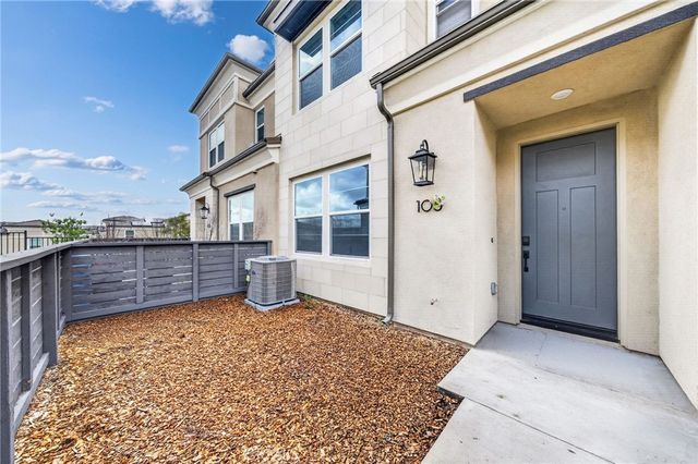 1218 Sunrise View 105, San Marcos, CA 92078