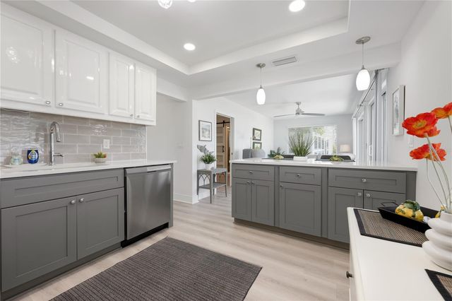 524 SPANISH DRIVE S 125, Longboat Key, FL 34228