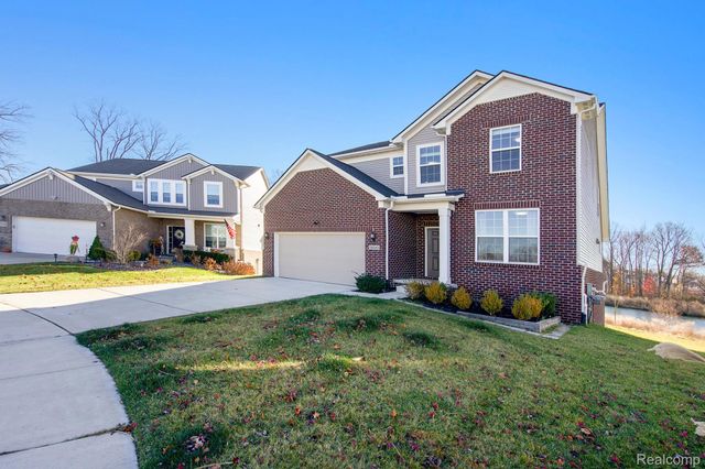 58543 Navarra Drive, South Lyon, MI 48178