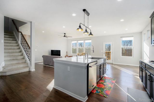 58543 Navarra Drive, South Lyon, MI 48178