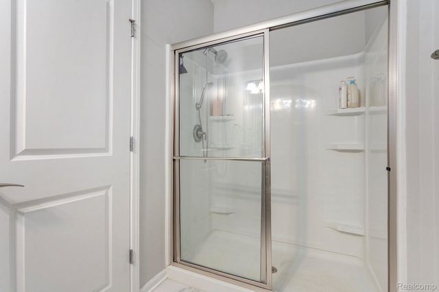 58543 Navarra Drive, South Lyon, MI 48178