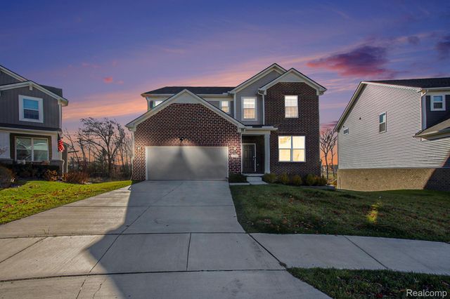 58543 Navarra Drive, South Lyon, MI 48178