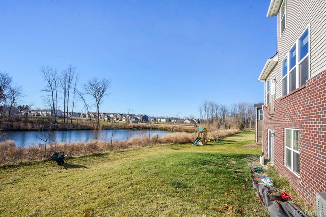 58543 Navarra Drive, South Lyon, MI 48178