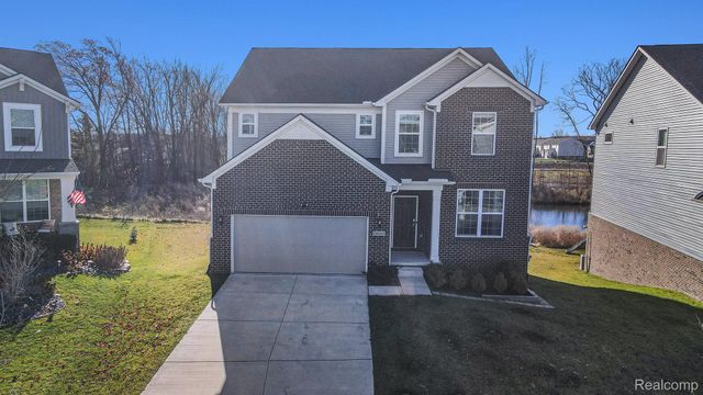 58543 Navarra Drive, South Lyon, MI 48178