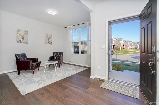 58543 Navarra Drive, South Lyon, MI 48178