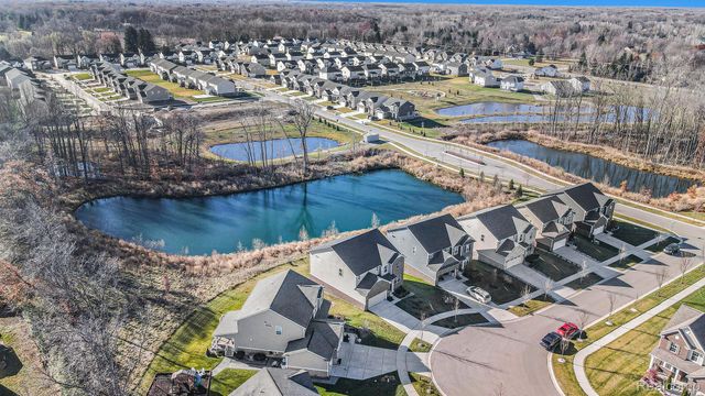 58543 Navarra Drive, South Lyon, MI 48178