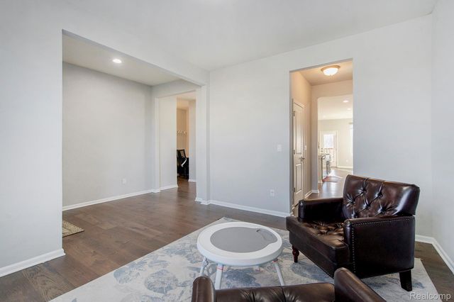 58543 Navarra Drive, South Lyon, MI 48178