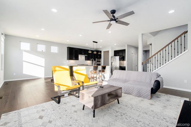 58543 Navarra Drive, South Lyon, MI 48178