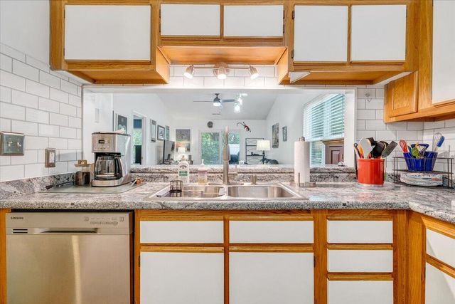 390 Tinkerview DR, Cloverdale, VA 24077