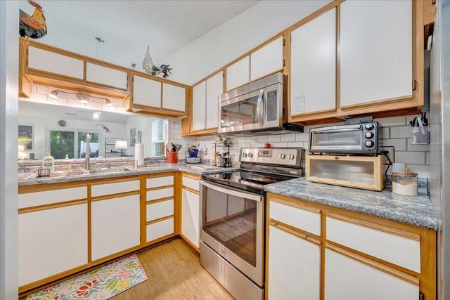 390 Tinkerview DR, Cloverdale, VA 24077