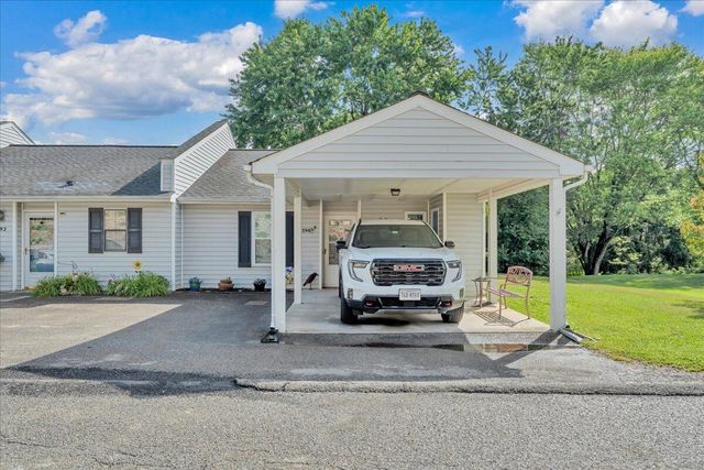 390 Tinkerview DR, Cloverdale, VA 24077