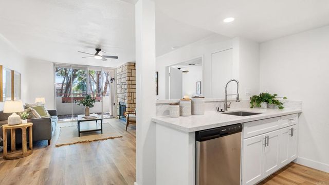 415 Stoney Point Way 106, Oceanside, CA 92058