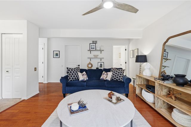 1268 Spaulding Road, Bartlett, IL 60103