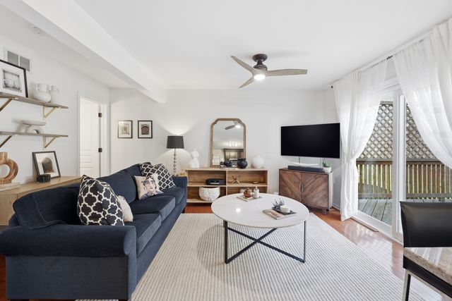 1268 Spaulding Road, Bartlett, IL 60103