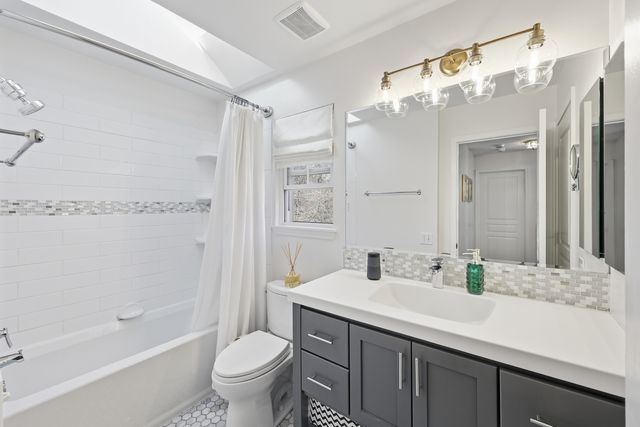 1268 Spaulding Road, Bartlett, IL 60103