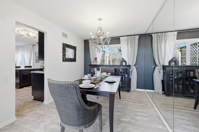 1268 Spaulding Road, Bartlett, IL 60103